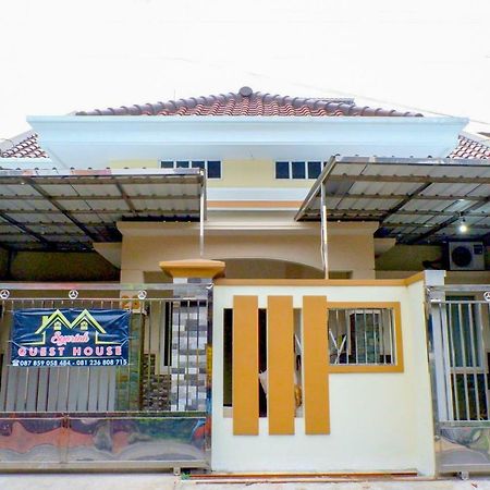 Oyo 314 Emas 23 Guest House Syariah Malang Ngoại thất bức ảnh