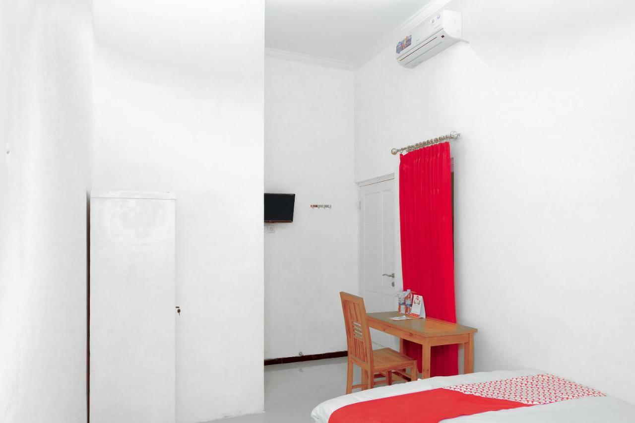 Oyo 314 Emas 23 Guest House Syariah Malang Ngoại thất bức ảnh